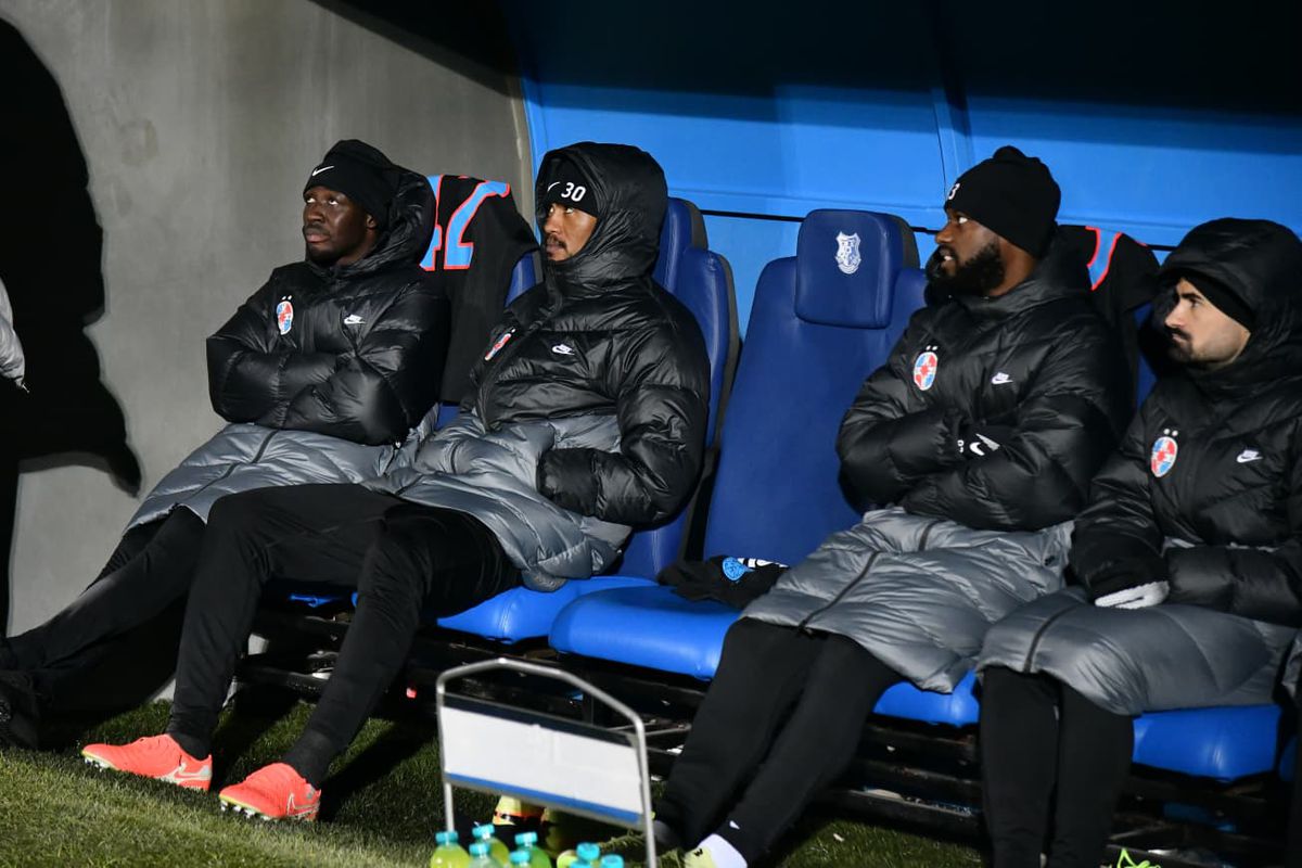 Erori în lanț » David Miculescu a înscris în Farul - FCSB după o fază încâlcită