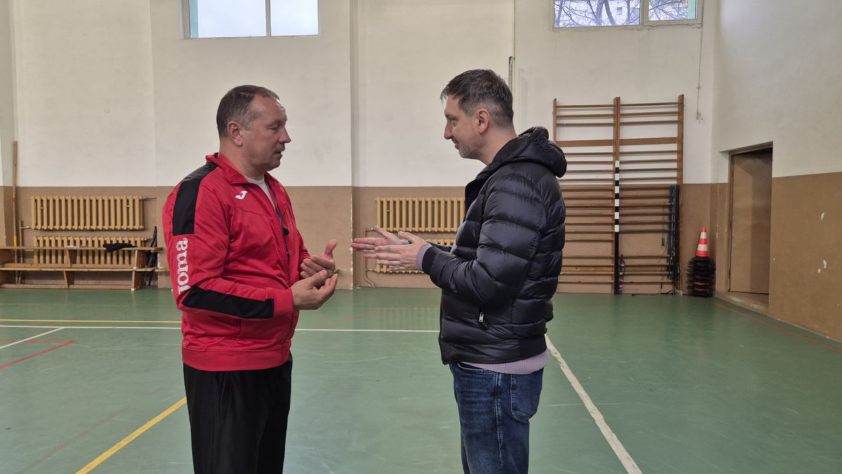 „Te mai recunoaște lumea?” » Fostul campion al Diviziei A s-a făcut profesor de sport! Numește fotbalistul român preferat și își dezvăluie temerile: „Să nu se întâmple la Dinamo ca la Steaua!”