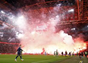 Imagini INCREDIBILE » Haos complet pe stadionul celebru din Europa: meciul a fost oprit, Liga a anunțat decizia