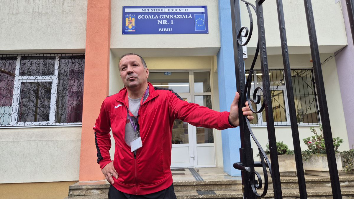 „Te mai recunoaște lumea?” » Fostul campion al Diviziei A s-a făcut profesor de sport! Numește fotbalistul român preferat și își dezvăluie temerile: „Să nu se întâmple la Dinamo ca la Steaua!”
