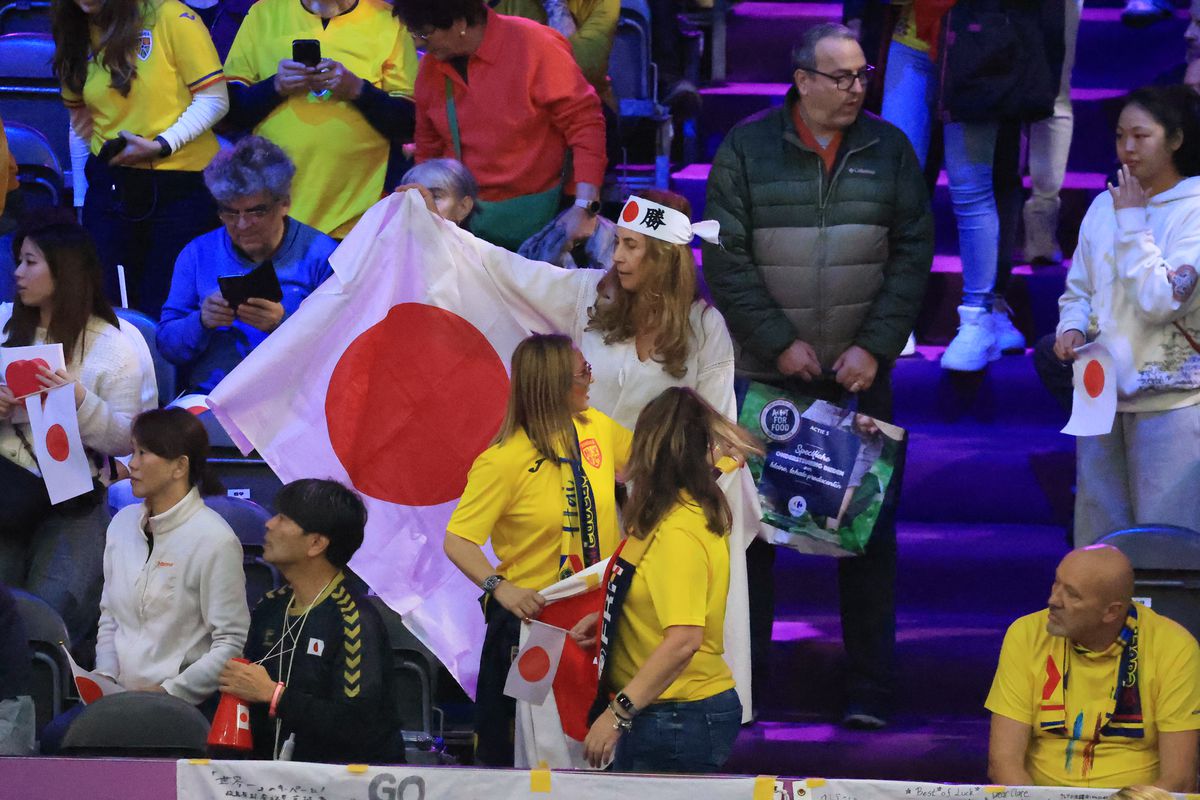 S-a rezolvat și penultimul mister din grupa României de la Campionatul Mondial + de 1 Decembrie, fanii tricolori s-au înfrățit cu galeria altei țări