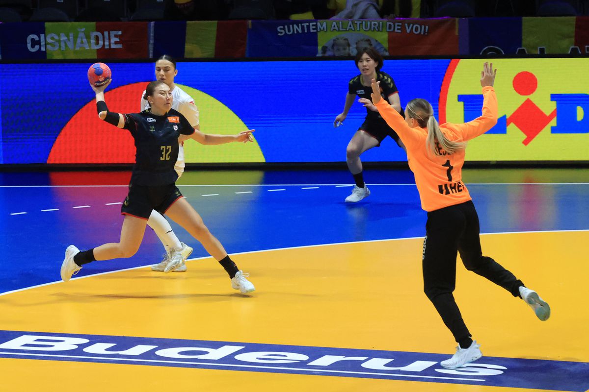 S-a rezolvat și penultimul mister din grupa României de la Campionatul Mondial + de 1 Decembrie, fanii tricolori s-au înfrățit cu galeria altei țări