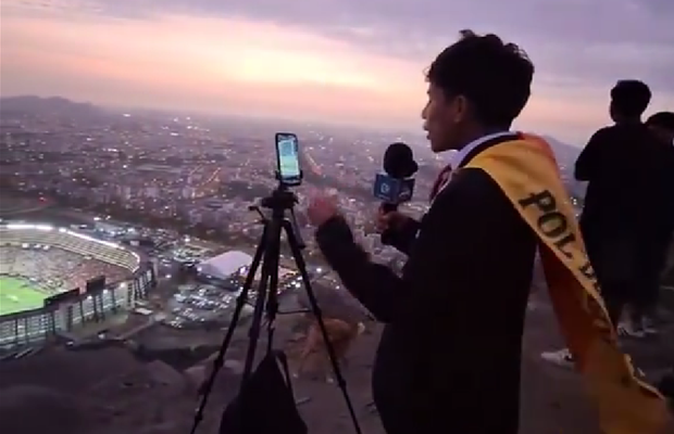 Formidabil! Un puști din Peru a transmis finala Copei Libertadores de pe un deal și a devenit viral