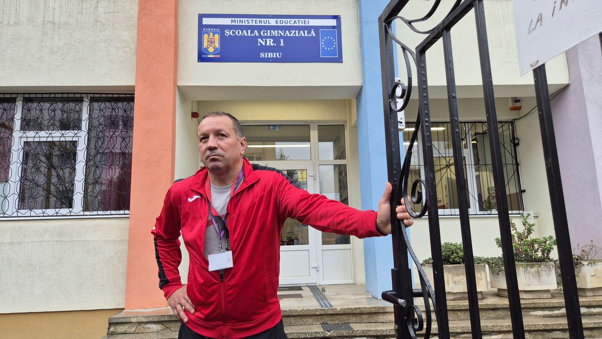 „Te mai recunoaște lumea?” » Fostul campion al Diviziei A s-a făcut profesor de sport! Numește fotbalistul român preferat și își dezvăluie temerile: „Să nu se întâmple la Dinamo ca la Steaua!”