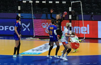 Jucătoarea care a ieșit în lacrimi din România - Danemarca a transmis un mesaj înainte de „decisivul” cu Ungaria: „Am încredere că vom face asta”