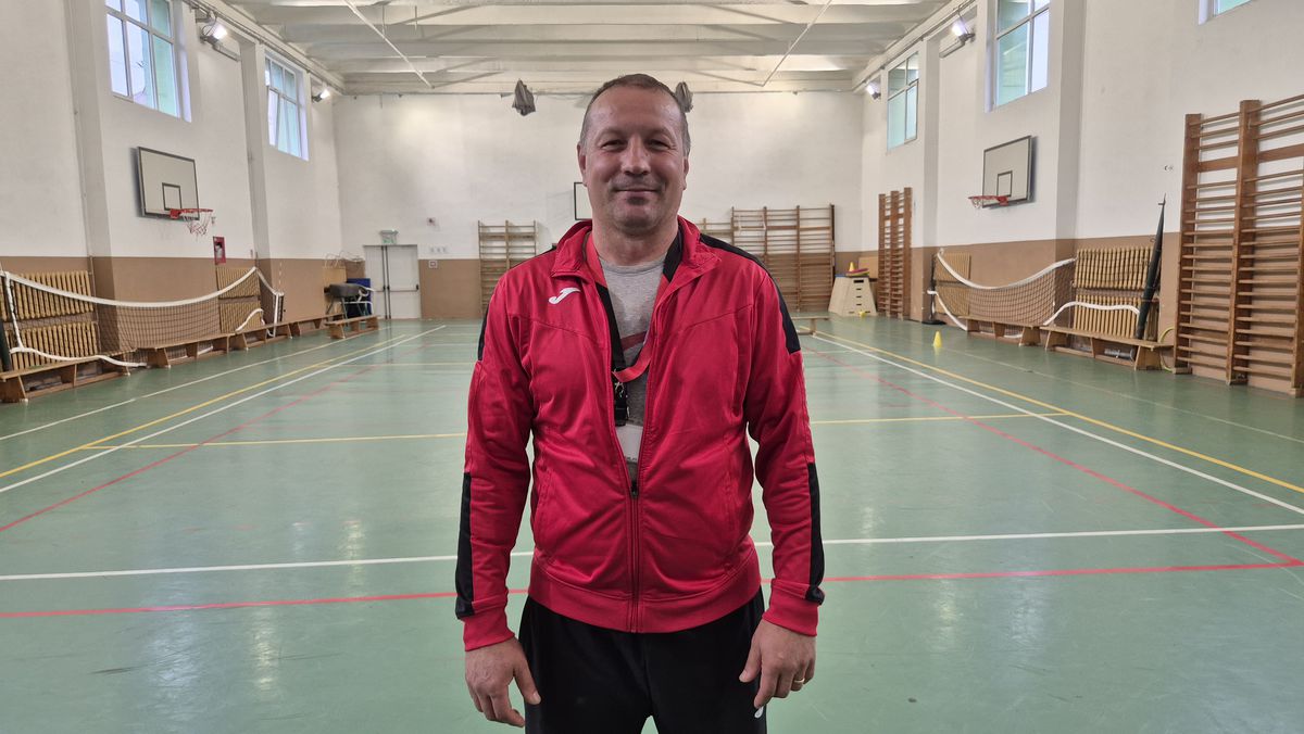 „Te mai recunoaște lumea?” » Fostul campion al Diviziei A s-a făcut profesor de sport! Numește fotbalistul român preferat și își dezvăluie temerile: „Să nu se întâmple la Dinamo ca la Steaua!”