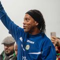 Ronaldinho a fost atracția principală sâmbătă seara, în ceața de la Iași / Sursă foto: Andrei Luca / ndrsportphotos.ro