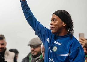 Ronaldinho a semnat în Serie C și revine pe teren la 46 de ani! » „Abia aștept să dansez cu mingea”