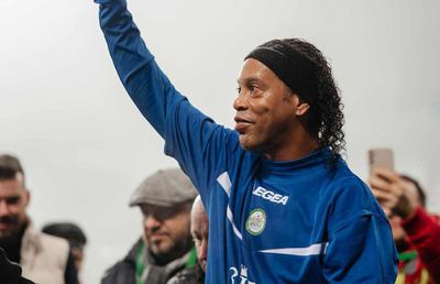 Fotograf român, lăsat fără cuvinte de oamenii lui Ronaldinho » Cerința care i-a provocat indignare: „Pentru mine înseamnă traiul pe jumătate de lună!”