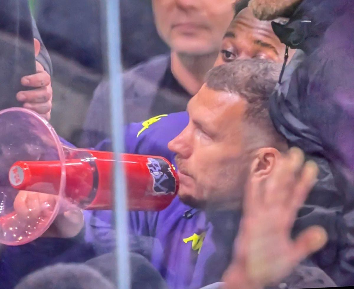 Dzeko, „călăul” României din preliminarii, poate fi sancționat dur » A intrat în conflict cu ultrașii propriei echipe