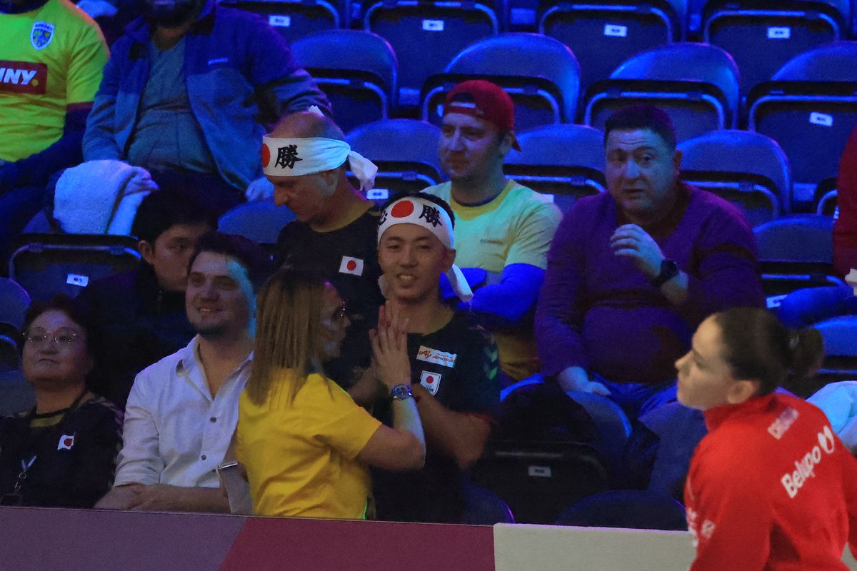 S-a rezolvat și penultimul mister din grupa României de la Campionatul Mondial + de 1 Decembrie, fanii tricolori s-au înfrățit cu galeria altei țări