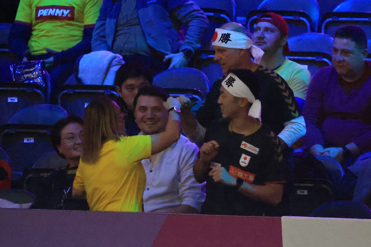 S-a rezolvat și penultimul mister din grupa României de la Campionatul Mondial + de 1 Decembrie, fanii tricolori s-au înfrățit cu galeria altei țări