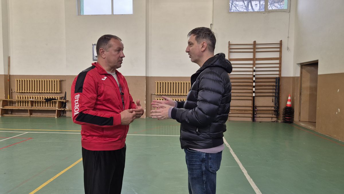 „Te mai recunoaște lumea?” » Fostul campion al Diviziei A s-a făcut profesor de sport! Numește fotbalistul român preferat și își dezvăluie temerile: „Să nu se întâmple la Dinamo ca la Steaua!”