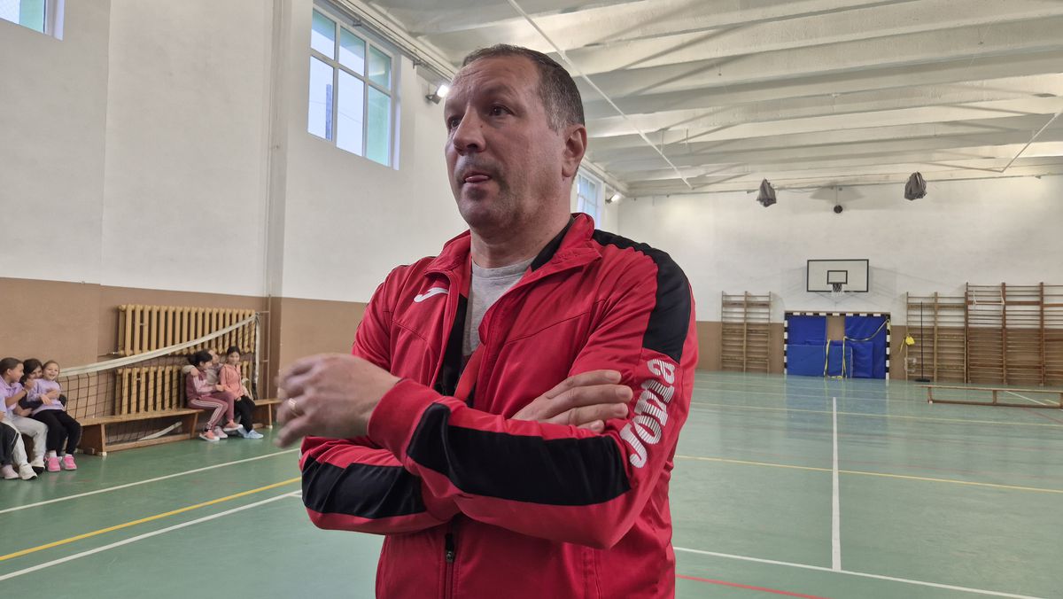 „Te mai recunoaște lumea?” » Fostul campion al Diviziei A s-a făcut profesor de sport! Numește fotbalistul român preferat și își dezvăluie temerile: „Să nu se întâmple la Dinamo ca la Steaua!”
