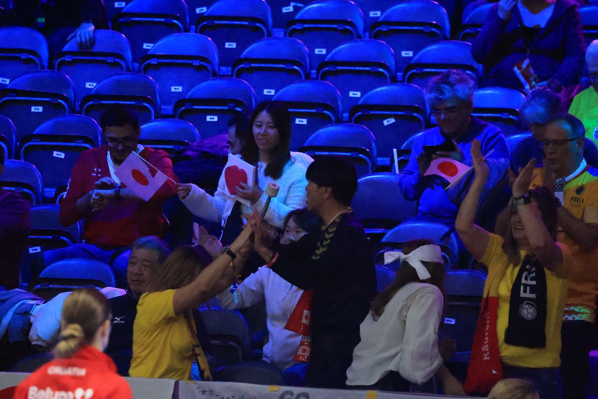 S-a rezolvat și penultimul mister din grupa României de la Campionatul Mondial + de 1 Decembrie, fanii tricolori s-au înfrățit cu galeria altei țări