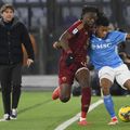 David Neres (dreapta) și-a adjudecat duminică seară duelul cu Manu Kone / Foto: Imago