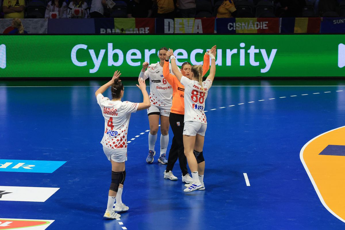 S-a rezolvat și penultimul mister din grupa României de la Campionatul Mondial + de 1 Decembrie, fanii tricolori s-au înfrățit cu galeria altei țări