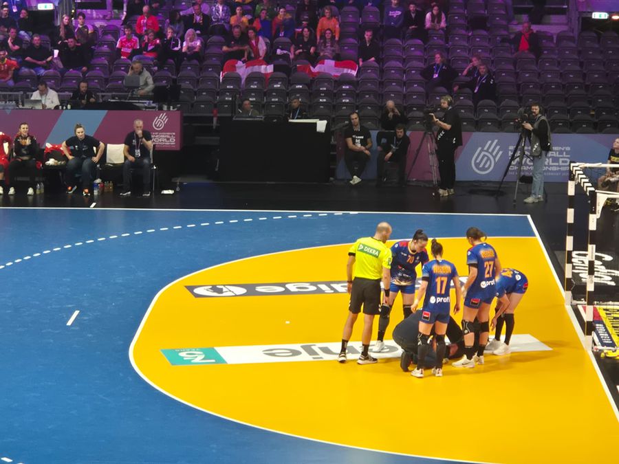Dispărută în 20 de minute » România a picat testul Danemarca, dar încă poate ajunge în „sferturile” Campionatului Mondial de handbal feminin! Urmează Ungaria, trebuie altă apărare