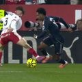 Duelul cu Joel Roca în urma căruia Rodrygo a cerut penalty / Foto: captură