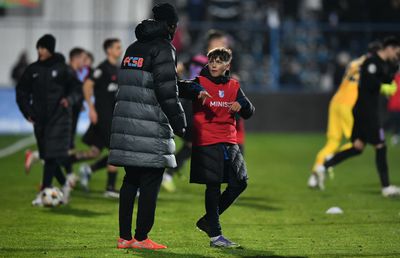 Gestul surprinzător al lui Ngezana în pauza meciului cu Farul. Reacție de suflet a sud-africanului