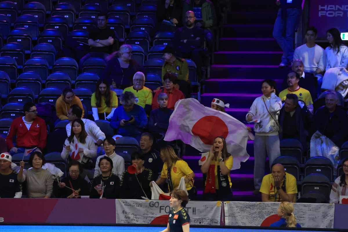 S-a rezolvat și penultimul mister din grupa României de la Campionatul Mondial + de 1 Decembrie, fanii tricolori s-au înfrățit cu galeria altei țări