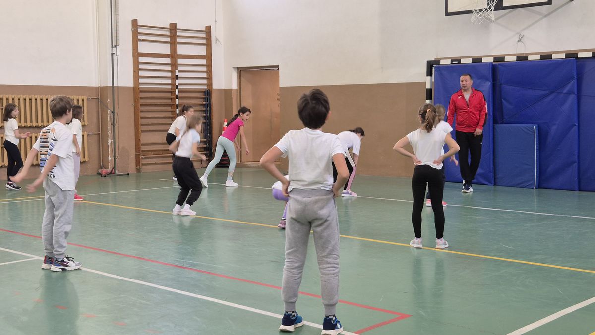 „Te mai recunoaște lumea?” » Fostul campion al Diviziei A s-a făcut profesor de sport! Numește fotbalistul român preferat și își dezvăluie temerile: „Să nu se întâmple la Dinamo ca la Steaua!”