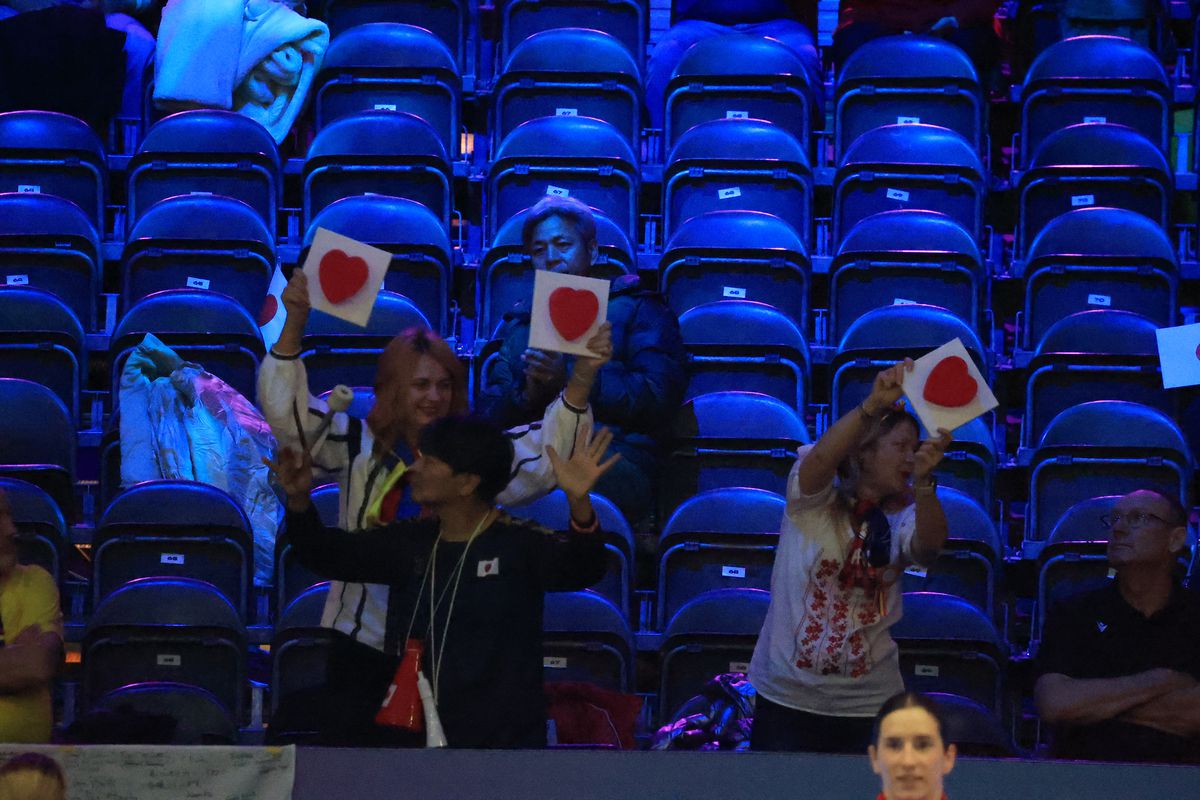 S-a rezolvat și penultimul mister din grupa României de la Campionatul Mondial + de 1 Decembrie, fanii tricolori s-au înfrățit cu galeria altei țări