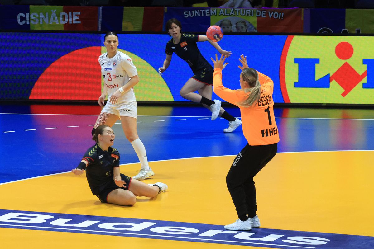 S-a rezolvat și penultimul mister din grupa României de la Campionatul Mondial + de 1 Decembrie, fanii tricolori s-au înfrățit cu galeria altei țări