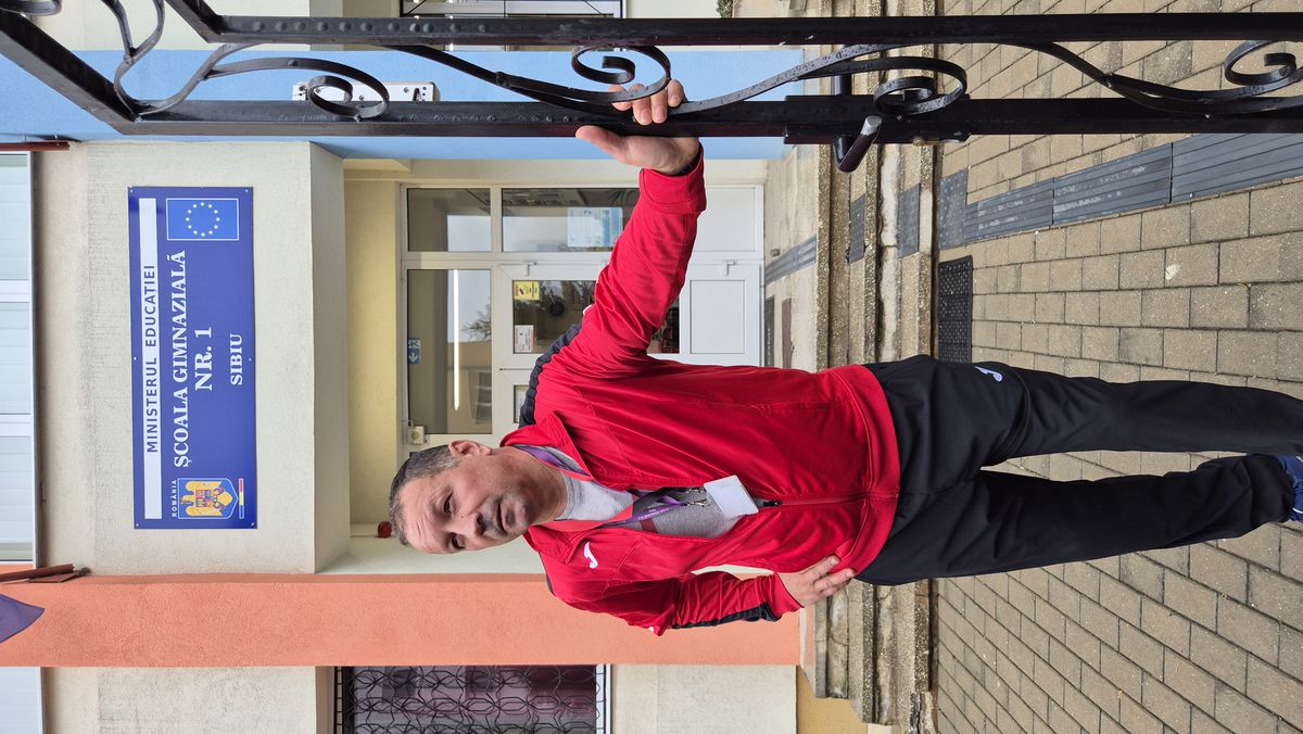 „Te mai recunoaște lumea?” » Fostul campion al Diviziei A s-a făcut profesor de sport! Numește fotbalistul român preferat și își dezvăluie temerile: „Să nu se întâmple la Dinamo ca la Steaua!”