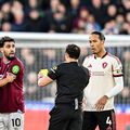 Lucas Paqueta a primit două „galbene” în decurs de 20 de secunde în West Ham - Liverpool / Foto: Imago Images