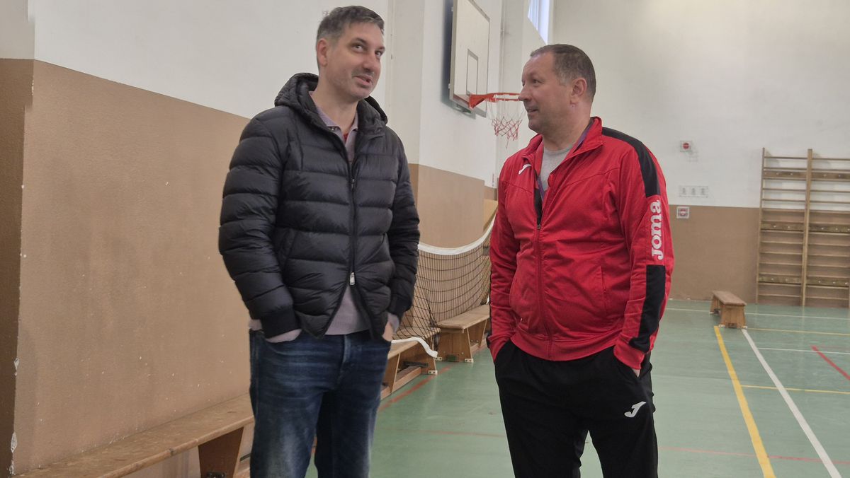 „Te mai recunoaște lumea?” » Fostul campion al Diviziei A s-a făcut profesor de sport! Numește fotbalistul român preferat și își dezvăluie temerile: „Să nu se întâmple la Dinamo ca la Steaua!”