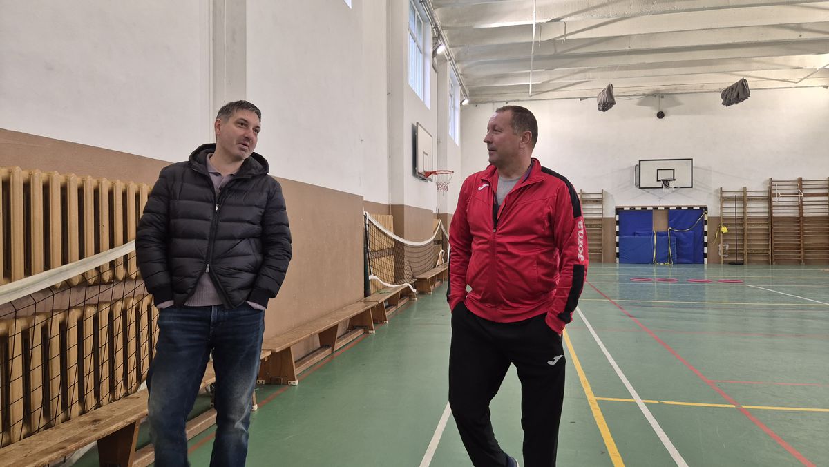 „Te mai recunoaște lumea?” » Fostul campion al Diviziei A s-a făcut profesor de sport! Numește fotbalistul român preferat și își dezvăluie temerile: „Să nu se întâmple la Dinamo ca la Steaua!”