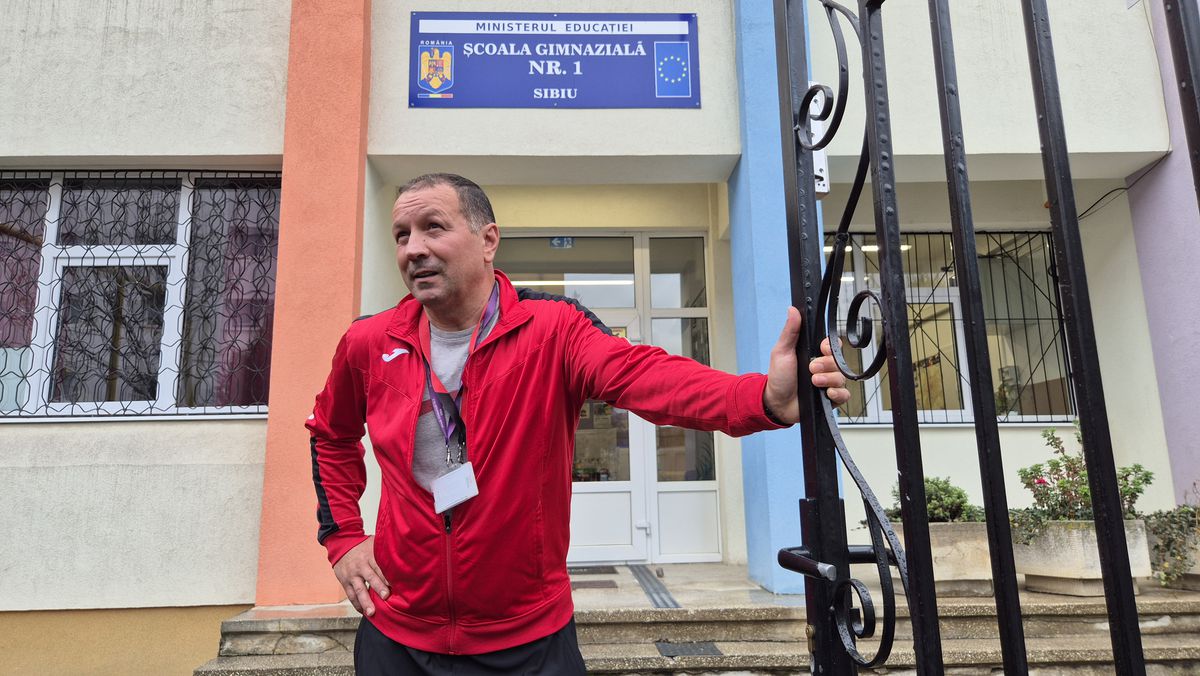„Te mai recunoaște lumea?” » Fostul campion al Diviziei A s-a făcut profesor de sport! Numește fotbalistul român preferat și își dezvăluie temerile: „Să nu se întâmple la Dinamo ca la Steaua!”