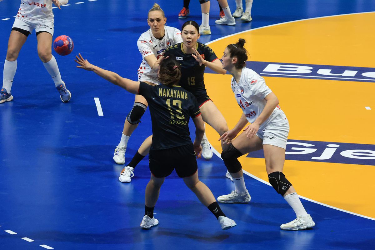 S-a rezolvat și penultimul mister din grupa României de la Campionatul Mondial + de 1 Decembrie, fanii tricolori s-au înfrățit cu galeria altei țări