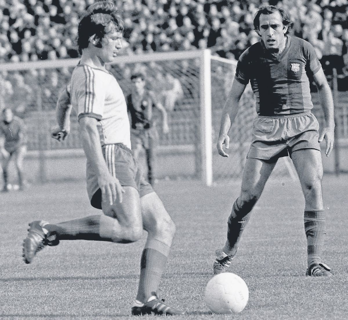 Fotbalul lui Liță Dumitru: printre Cruyff și Pele » Dezvăluiri colosale dintr-o carieră memorabilă: „Blat comandat de Ceaușescu și executat de Piști Kovacs”