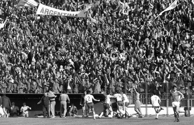 Fotbalul lui Liță Dumitru: printre Cruyff și Pele » Dezvăluiri colosale dintr-o carieră memorabilă: „Blat comandat de Ceaușescu și executat de Piști Kovacs”