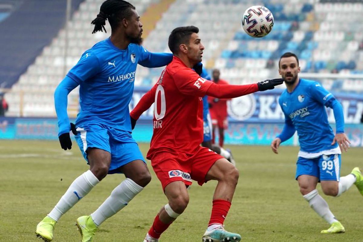 Erzurum - Gaziantep 1-1. Final de infarct! Șumudică ratează locul 1, după un penalty controversat, în prelungiri! Le-a cerut socoteală arbitrilor pe teren