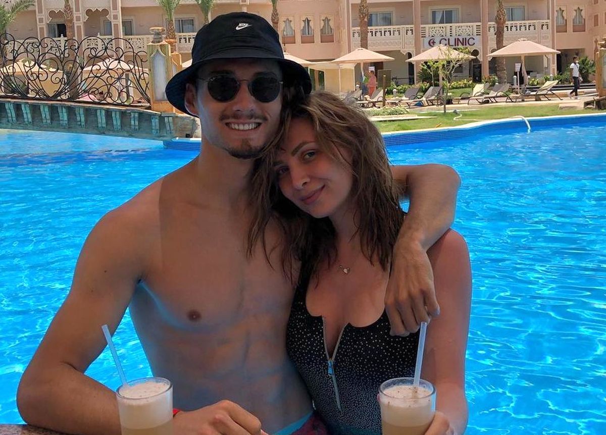 Un fotbalist al Rapidului și-a cerut iubita de soție în noaptea de Revelion: „Cel mai frumos DA din viața mea!”