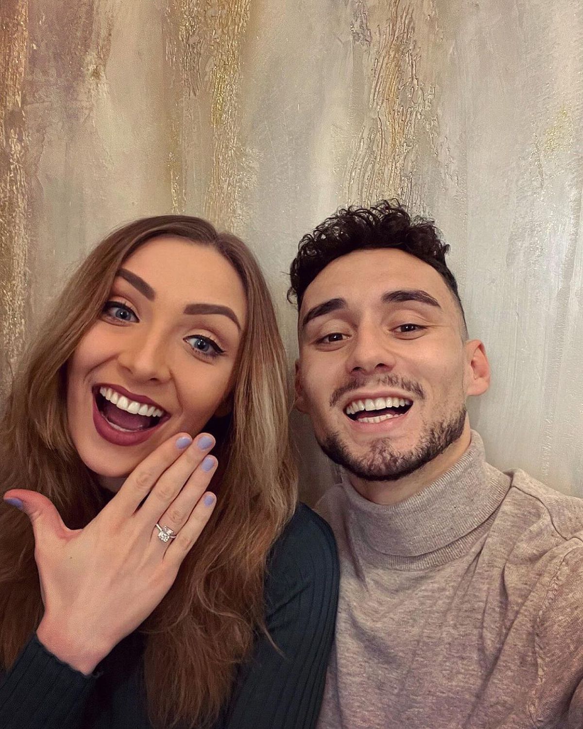 Un fotbalist al Rapidului și-a cerut iubita de soție în noaptea de Revelion: „Cel mai frumos DA din viața mea!”