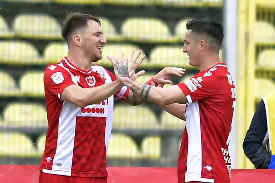 Steliano Filip, dreapta, este decis să o părăsească pe Dinamo în această iarnă, pentru a scăpa de acuzațiile fanilor că l-a lucrat pe Mircea Rednic. Foto: Imago