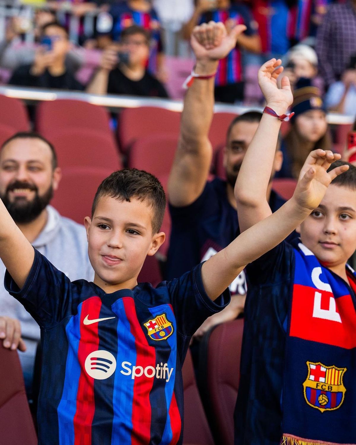 Inițiativă minunată a catalanilor! Ce au făcut jucătorii Barcelonei pentru copiii bolnavi