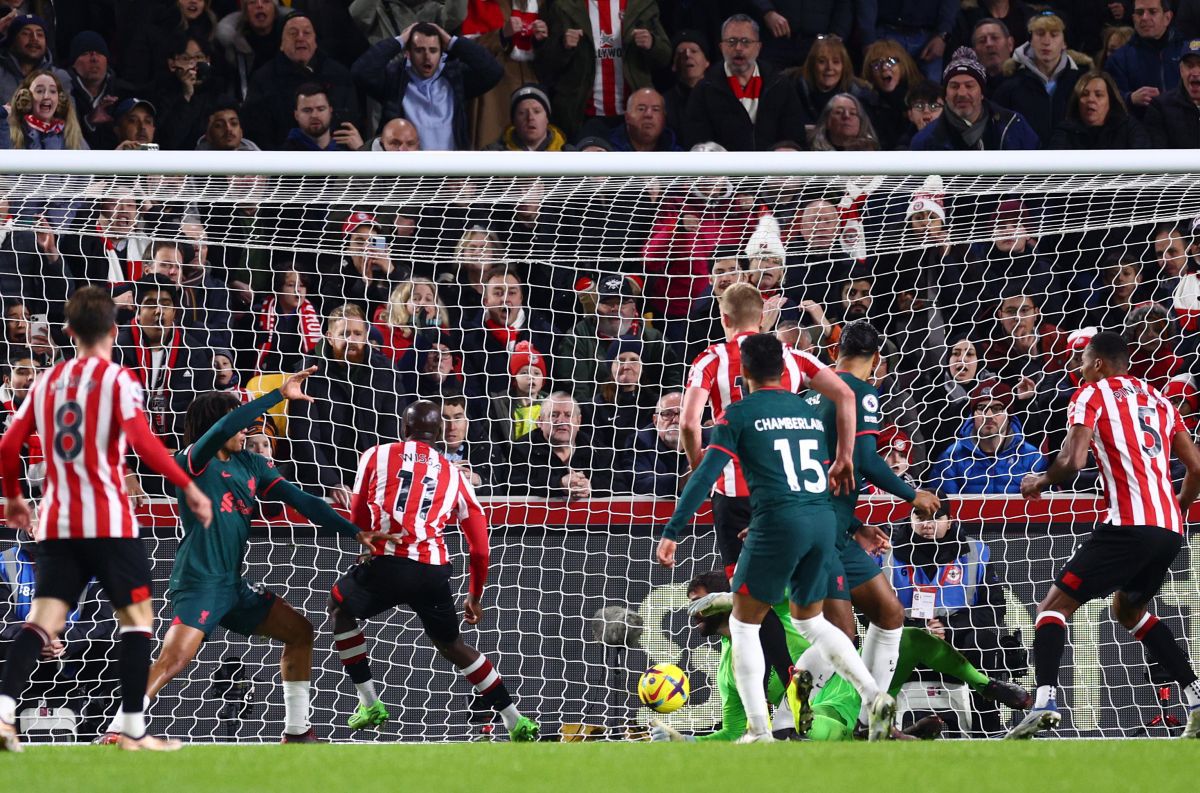 Liverpool e tot mai departe de Champions League! S-a prăbușit pe terenul lui Brentford » Nu se mai întâmplase de aproape un secol!