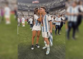 „Părăsește-o” » Petiție bizară pornită în meciul online. Fanii îi sugerează unui campion mondial cu naționala Argentinei să se despartă de iubita lui