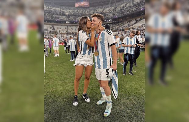 „Părăsește-o!” » Petiție bizară pornită în mediul online. Fanii îi cer unui campion mondial cu Argentina să se despartă de iubita lui