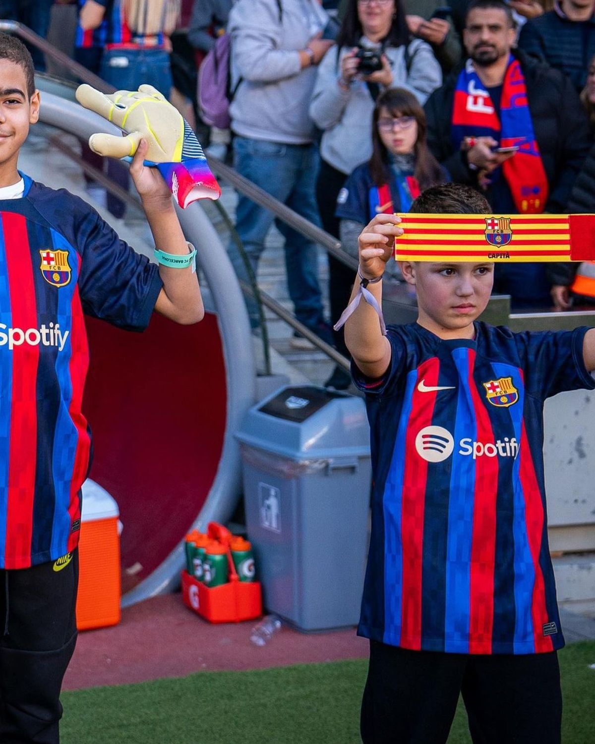 Inițiativă minunată a catalanilor! Ce au făcut jucătorii Barcelonei pentru copiii bolnavi