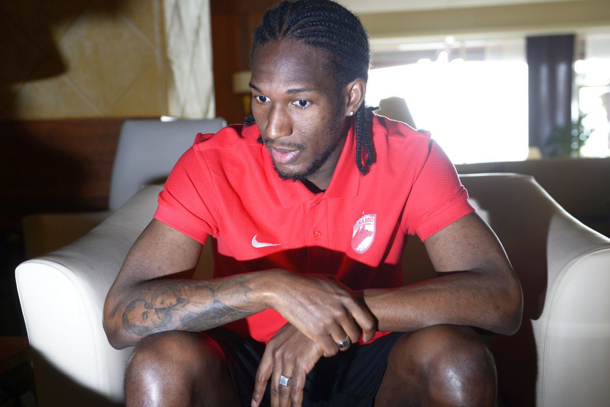 Francezul trecut pe la Dinamo a rămas îndrăgostit pe viață de București: „Îmi amintește mult de Paris, iar mâncarea era uimitoare!” » Interviu după 10 ani cu jucătorul dat dispărut de club