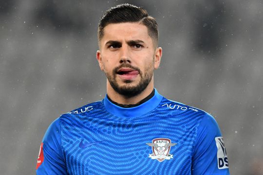 Portarul Horațiu Moldovan (25 de ani) vrea să plece de la Rapid și pentru că alb-vișiniii nu au acceptat să-i ofere o mărire considerabilă de salariu.
