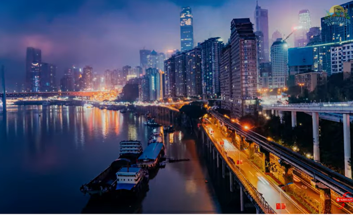 Din altă lume! Megaorașul din China despre care nu vorbește nimeni, dar e la nivel de Shanghai și Beijing » Stadionul se încadrează în peisajul futurist