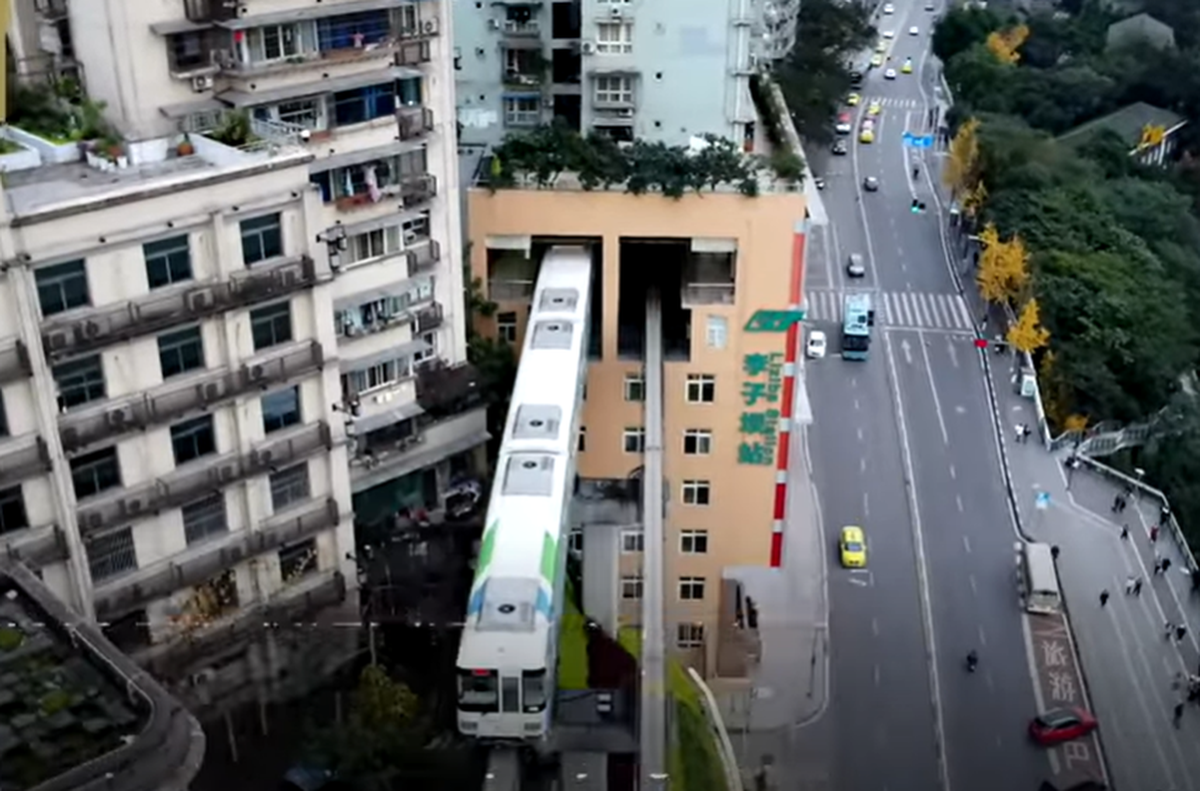 Din altă lume! Megaorașul din China despre care nu vorbește nimeni, dar e la nivel de Shanghai și Beijing » Stadionul se încadrează în peisajul futurist