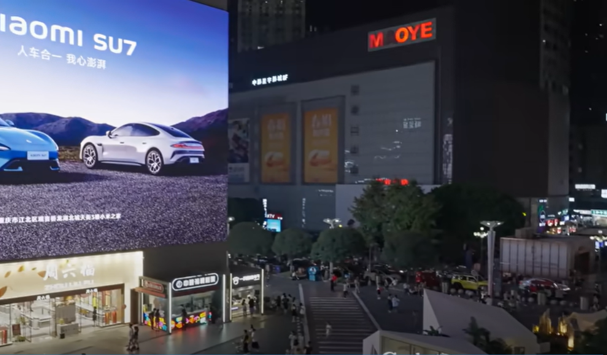 Din altă lume! Megaorașul din China despre care nu vorbește nimeni, dar e la nivel de Shanghai și Beijing » Stadionul se încadrează în peisajul futurist